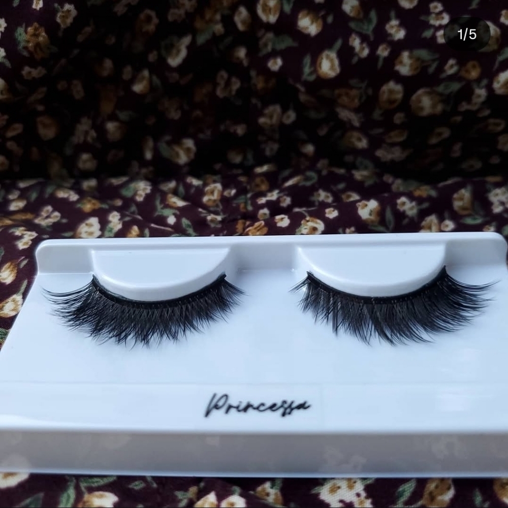 Lashes, Falsies- Style: Princessa